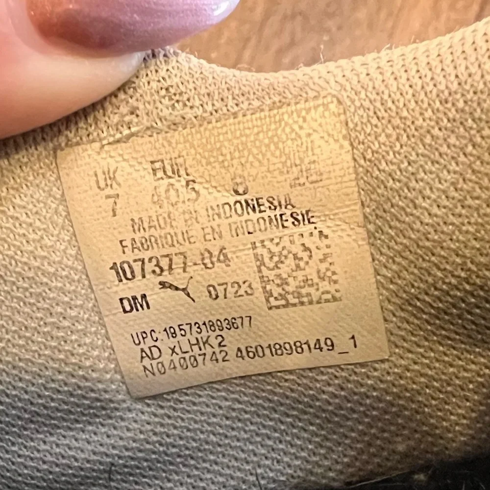 Puma Beige and Cream Cleats